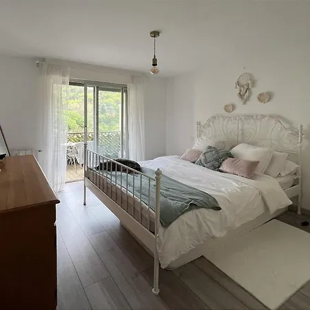 - 4 Persons - 10 Minutes To Beaches - Bright